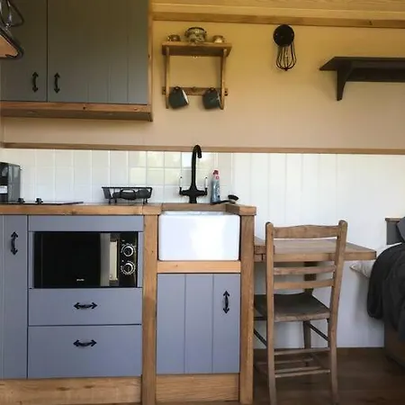 The Shepherd'S Hut Whiteparish Экстерьер фото