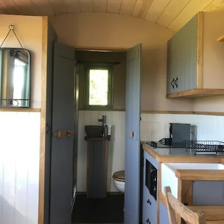 The Shepherd'S Hut Whiteparish Экстерьер фото